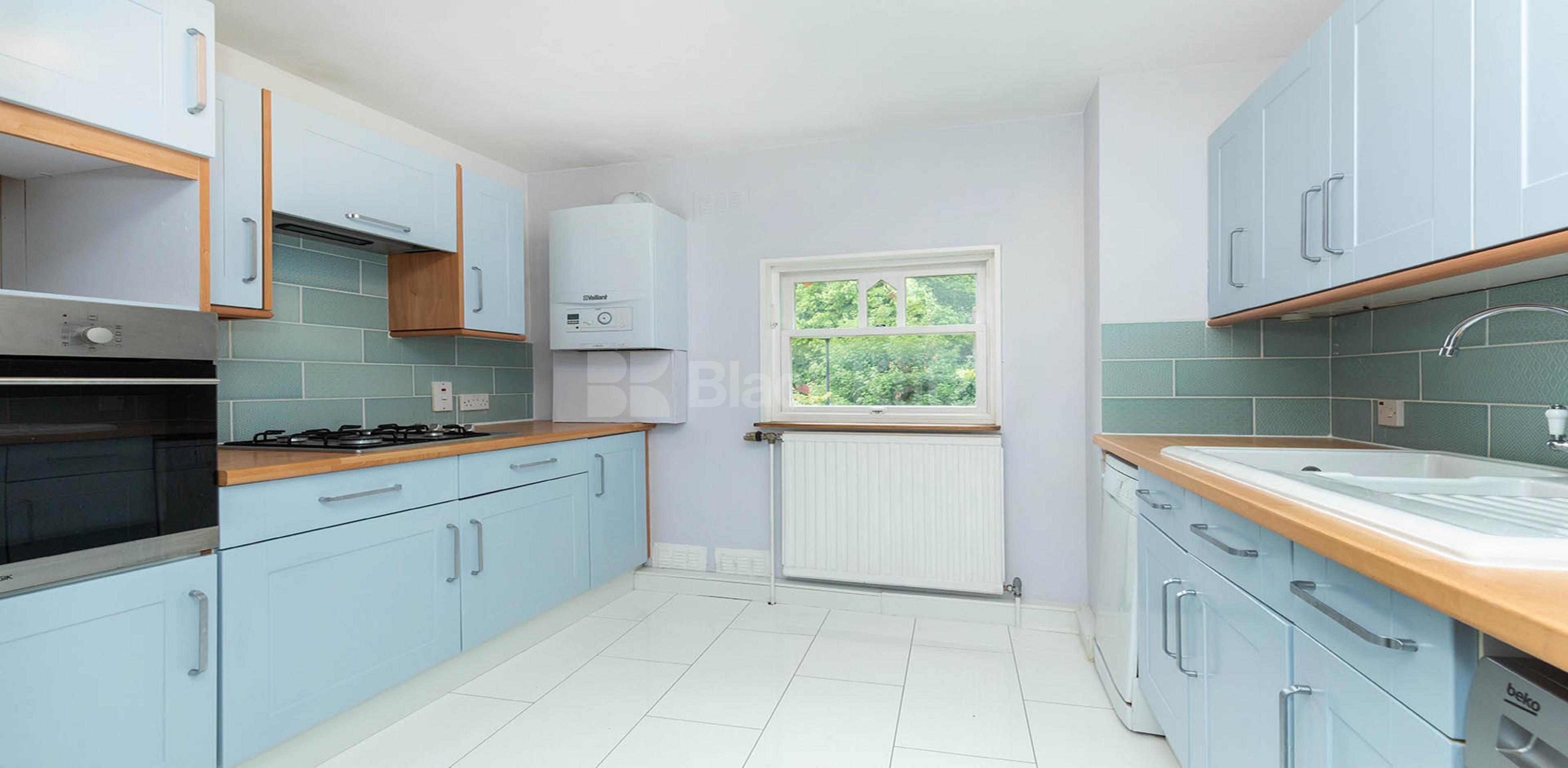 			STUNNING SPACIOUS ONE BED!, 1 Bedroom, 1 bath, 1 reception Apartment			 Warltersville Road, Archway / Crouch Hill N19